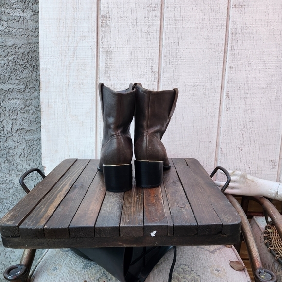 Rachel Zoe‎  Western trend, this city-slick cowgirl bootis cut from calfskin - Picture 10 of 12